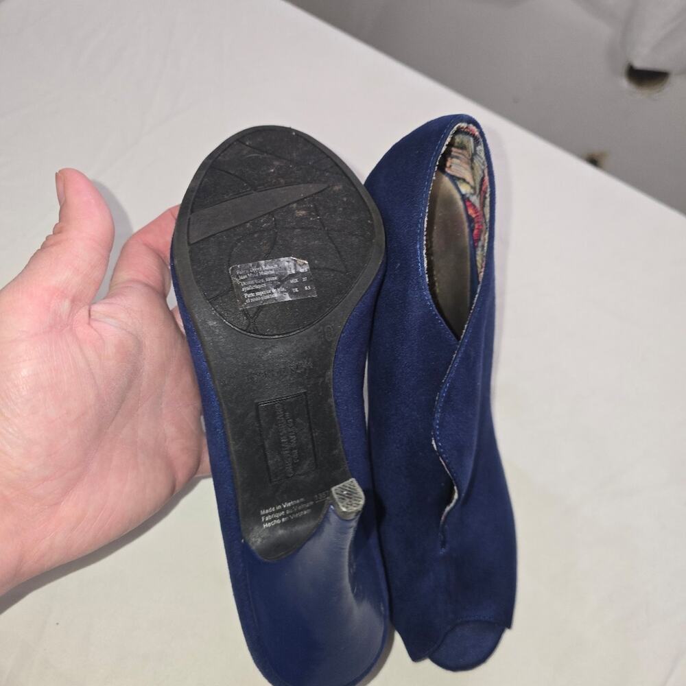 Christian Siriano navy blue suede shoe heels size 10 - Picture 3 of 5